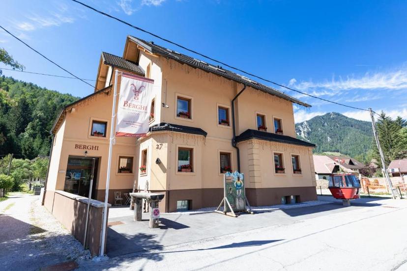 Hotel Berghi  image 1