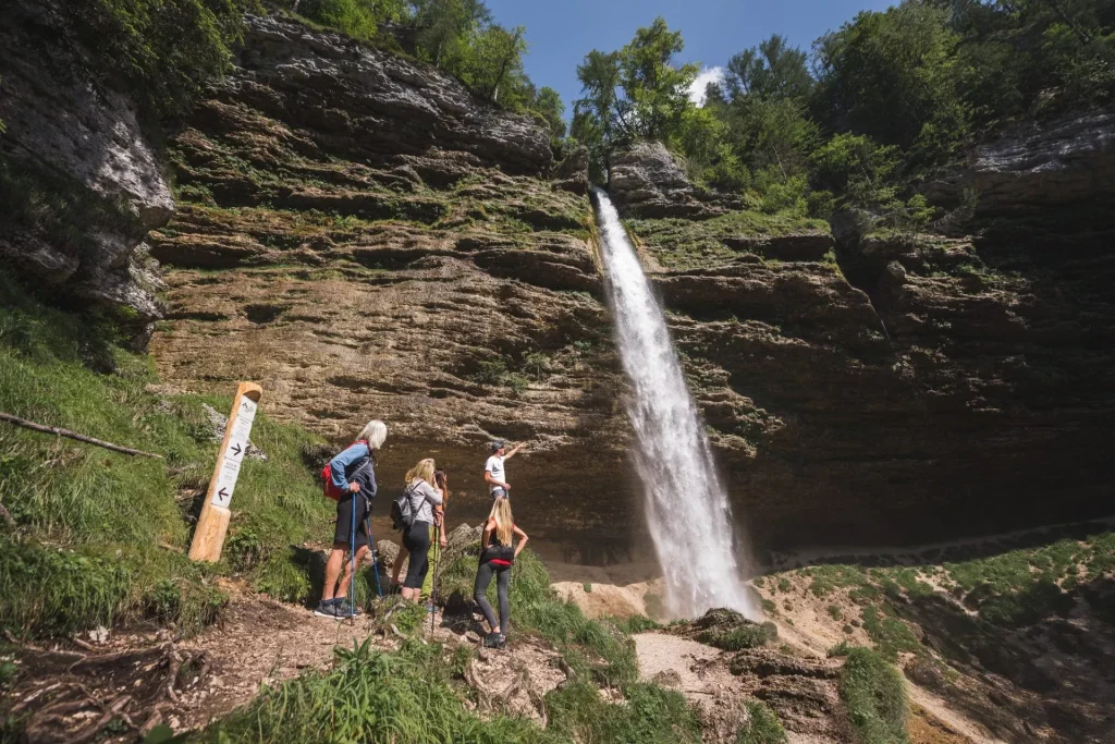 Een korte wandeling naar de Peričnik waterval