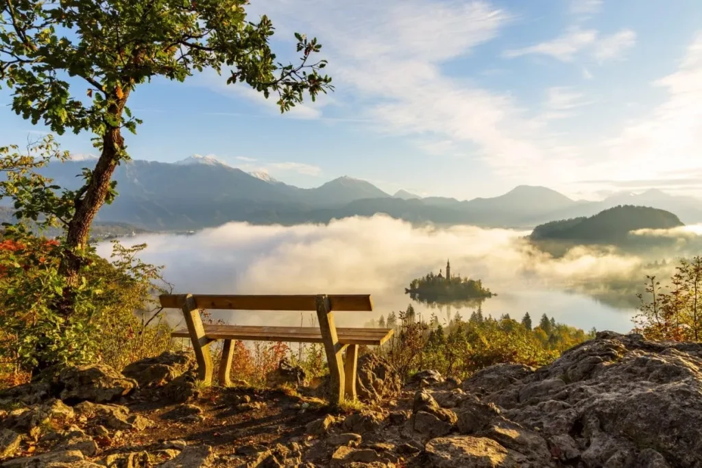 Zonsopgang vanaf uitzichtspunt Ojstrica boven Bled